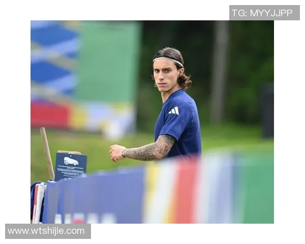 足球明星拍摄广告幕后花絮 揭秘他们如何完美演绎广告片精彩瞬间